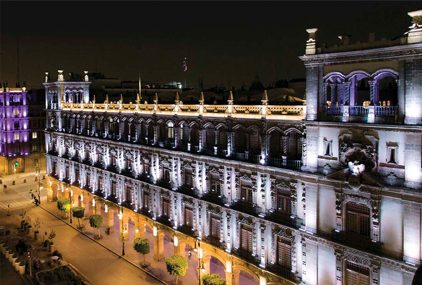 palacio-del-ayuntamiento-bandera